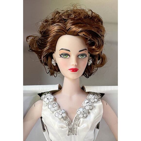 2000 Ashton Drake Madra Lord 20th Century Fox All About Eve Dressed Doll NRFB - Picture 4 of 8